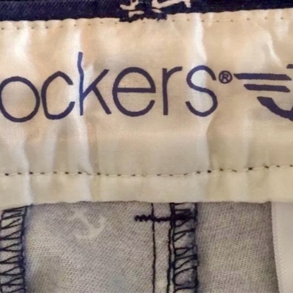 Dockers Women’s Navy Blue Anchor Print Shorts w/ Belt – Size 8 Preppy, Nautical - Picture 7 of 8